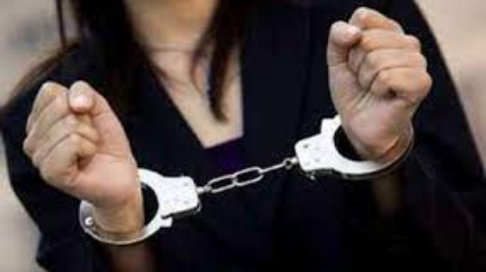 Qadın kişilərlə birləşib 14 minlik oğurluq etdi 