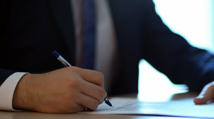 Vəzifəyə təyin edilən klarnet ifaçısı tənqidlərə cavab verdi - FOTO 