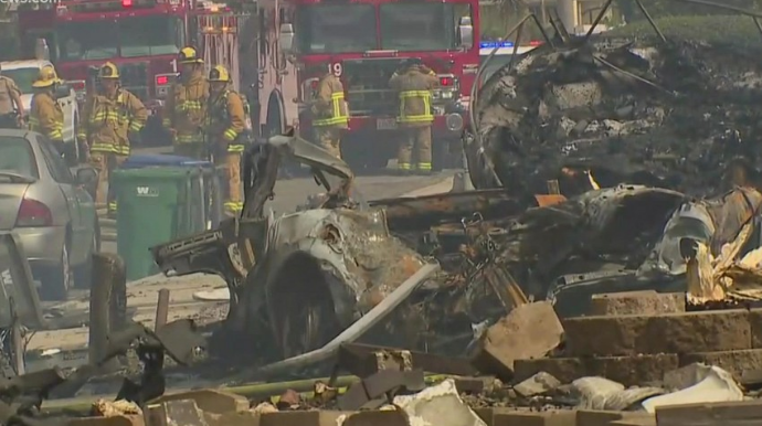 ABŞ-da təyyarə yaşayış binasına çırpılıb, ölənlər var  - VİDEO