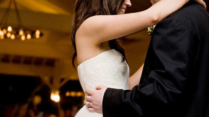 Toyda faciə: Bəy gəlinlə rəqs edərkən ÖLDÜ 