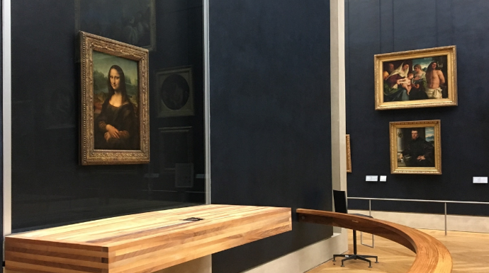 Tiktokerlər Luvr Muzeyinə öz fotolarını yerləşdirdilər - VİDEO