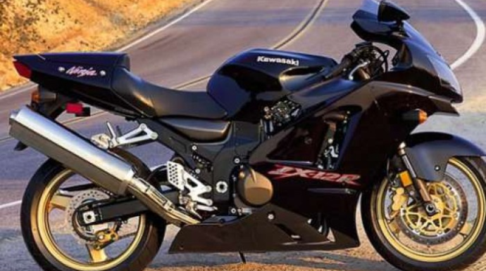 Axtarışda olan şəxs motosiklet qaçırıb 