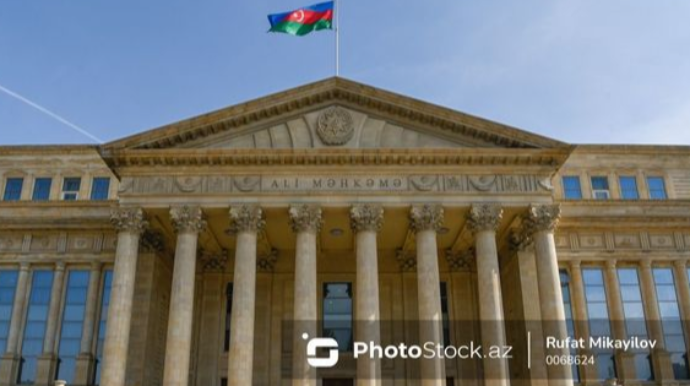 Rüşvət almaqda ittiham olunan məmurlar Ali Məhkəməyə üz tutdular 