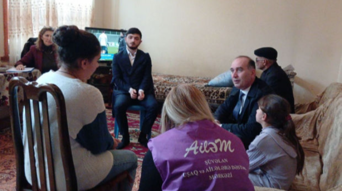 Dövlət Komitəsi atasının zorakılığa məruz qoyduğu azyaşlıya və ailəsinə baş çəkib