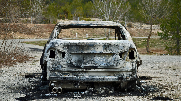 Avtomobili yandırılan ata  - “Gördüm ki, oğlum maşının yanında oturub isinir”