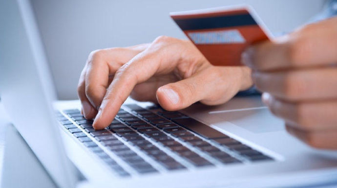 Kartlardan daha 15 min manat oğurlandı - FOTO