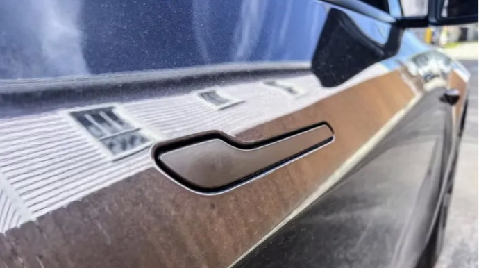 В Китае с 2027 года запретят электромобили с выдвижными дверными ручками 