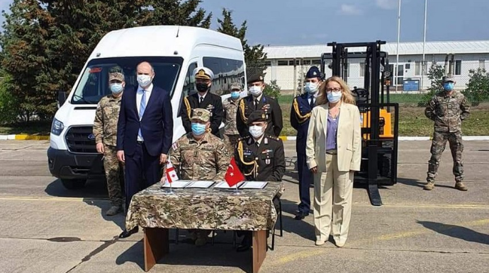 Турция начала восстановление военного аэродрома Марнеули в Грузии  - ФОТО