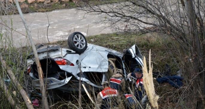 İdarəetmədən çıxan “Hyundai” aşdı: 4 ölü, 1 yaralı - FOTO