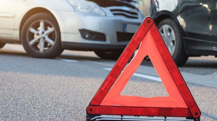 Yolu keçmək istəyənləri maşın vurdu, biri öldü