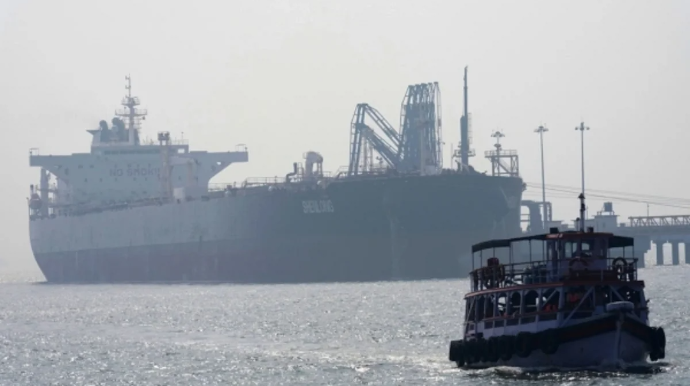 ABŞ Hörmüz boğazından keçən gəmilər üçün sığorta zəmanətini ikiqat bahalaşdırdı 