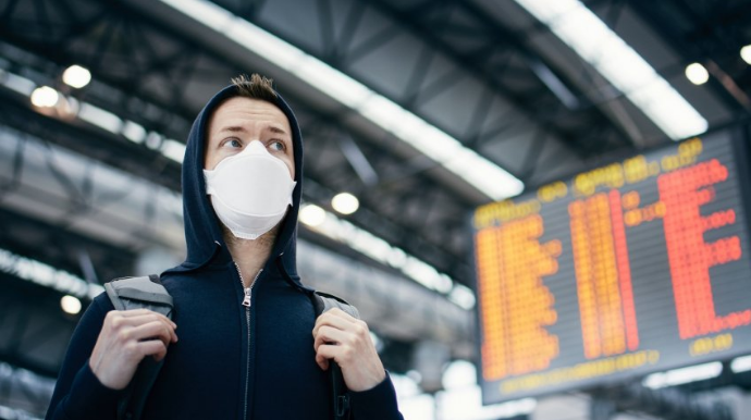 Bu ölkə təyyarələrdə və hava limanlarında maska rejimini bərpa etdi