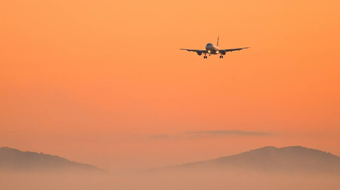 İraqda qum qasırğasına görə üç hava limanı bağlanıb