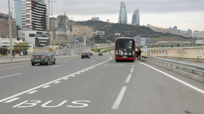 "Əgər avtobus işləmirsə o zolağın nə əhəmiyyəti var?" - Ekspert hər iki qurumun razılığa gəlmələrini təklif etdi 