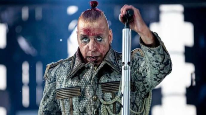 Oğrular məşhur musiqiçinin evinə girdi