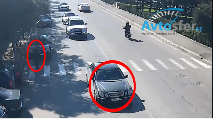 Keçiddə dayanmış piyadaya görə sürücü cərimələndi: "Dayanıb yol verdik, keçmədi" - VİDEO