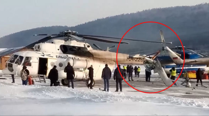 Rusiyada uçuşa hazırlaşan iki helikopter toqquşdu - VİDEO 