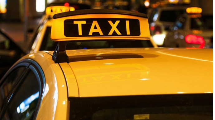 Anasının taksidə qoyub getdiyi uşaq körpələr evinə verildi  - FOTO