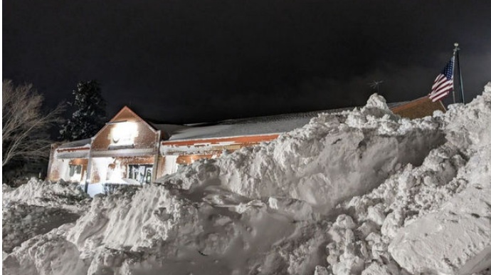 Число жертв снежной бури в США превысило 45 человек  - ВИДЕО