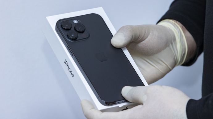 Qırx ədəd "iPhone"nin ölkəyə qanunsuz keçirilməsinin qarşısı alınıb  - FOTO