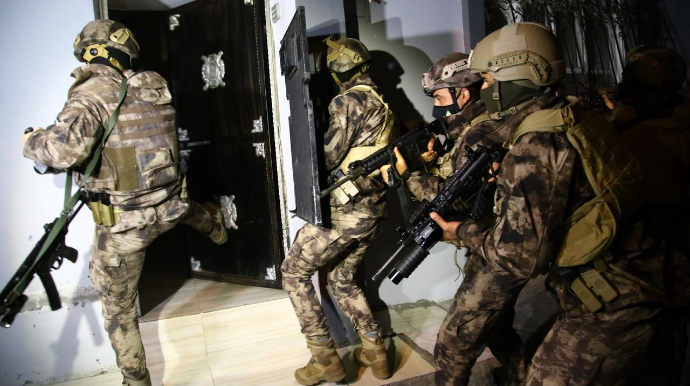 Polis obyektlərdən “tas” almağa çalışanlara qarşı əməliyyat keçirdi; 32 NƏFƏR SAXLANILDI - ANBAAN VİDEO