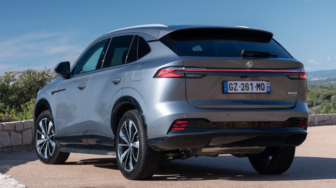 Ruslar "Toyota RAV4"ün oxşarını hazırlayırlar - FOTO