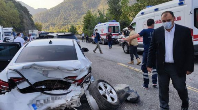 Türkiyədə zəncirvari qəzada 12 nəfər xəsarət alıb