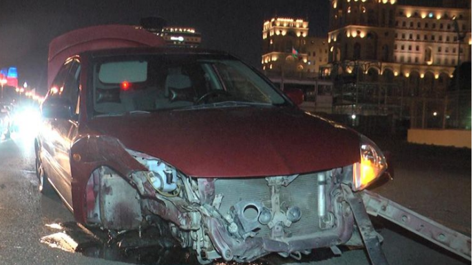 Bakıda iki avtomobil toqquşub - FOTO