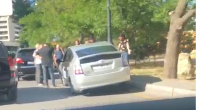 “Prius”  bu dəfə “Porsche”yə  çırpıldı  - VİDEO