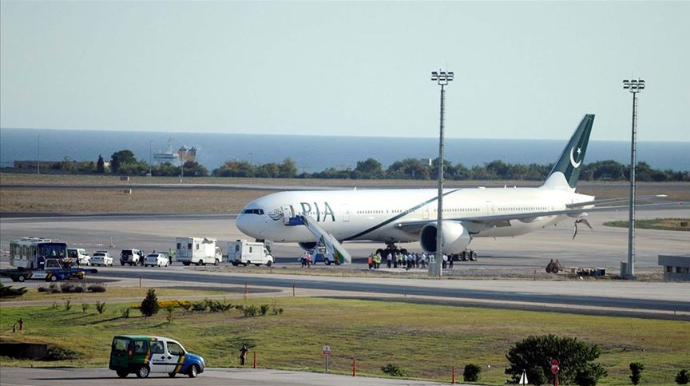Pakistan hava limanlarında uçuşlar bərpa edildi 
