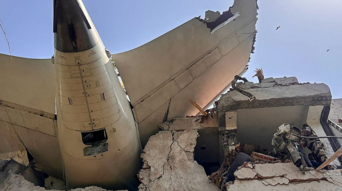 Hindistanda qəzaya uğrayan təyyarənin “qara qutu”ları ABŞ-a göndəriləcək