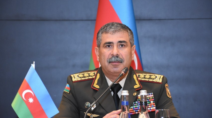 Müdafiə naziri: "Azərbaycanlı adıyla qeydiyyatdan keçən çoxlu ermənilər var" 