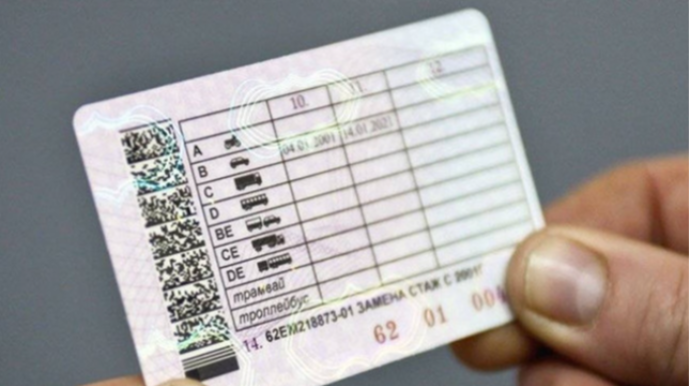 Sürücülük vəsiqənizlə Dubayda avtomobil sürə biləcəksiniz