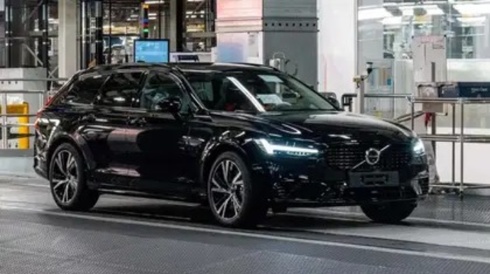Sonuncu "Volvo" V90 konveyeri tərk etdi