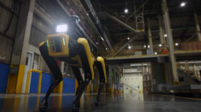 “Hyundai” mühafizəçilər yerinə robotlardan istifadə edir - VİDEO