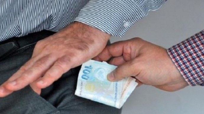 “Təhsil müəssisələrində pul yığılması ilə bağlı tədbirlər görülür” - Nazir 