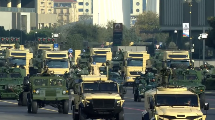 Ordumuzun yeni "Vaşaq" və "Kobra-2" texnikaları hərbi paradda nümayiş etdirildi