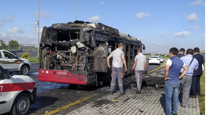 "BakuBus”a məxsus avtobus yandı - FOTO