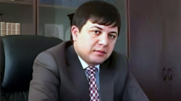 Cavid Qurbanovun əmisi oğlu hakim qarşısına çıxarıldı: Külli miqdarda dələduzluqda təqsirləndirilir 