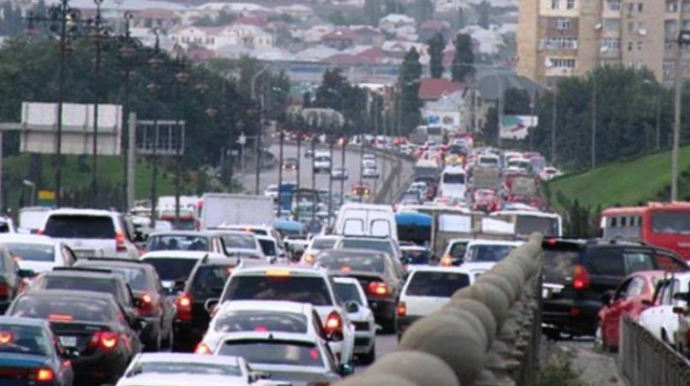 Bakı-Sumqayıt yolundakı tıxacdan çıxış yolu - AÇIQLAMA 