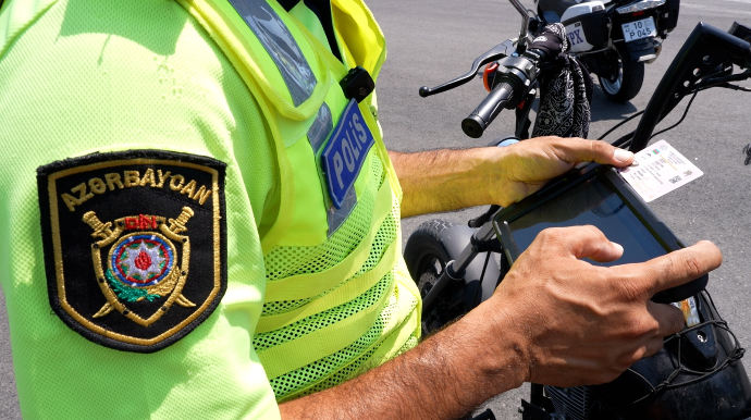 Bakıda qayda pozub təhlükəli hərəkətlər edən sürücülər saxlanıldı - FOTO - VİDEO