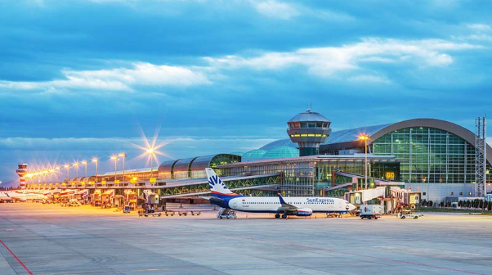 İzmir hava limanı uçuşları dayandırdı 