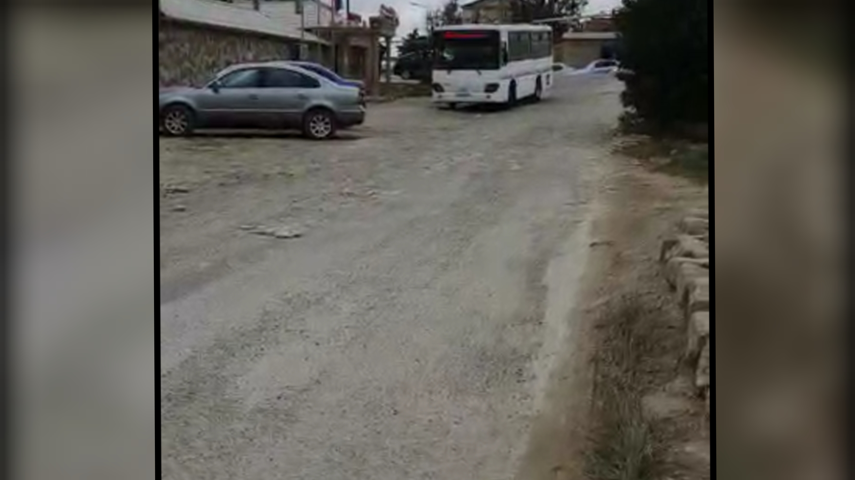 Ağır tonnajlı yük maşınları yolu bu hala salıb - SAKİNLƏRDƏN ŞİKAYƏT - VİDEO