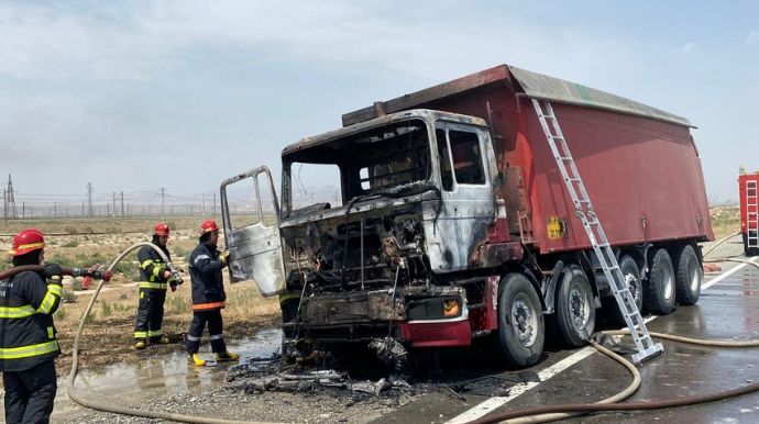 Bakı-Quba yolunda yük maşını yandı  - VİDEO - FOTO