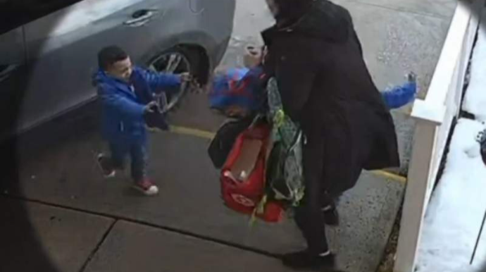 Ağır qəza törədən 68 yaşlı qadın sürücü həbs edildi – “Hyundai”ı divara vurub aşırdı - VİDEO 