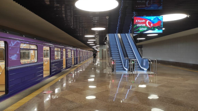 Bakı metrosunda iş saatı uzadıla bilər? - AÇIQLAMA 