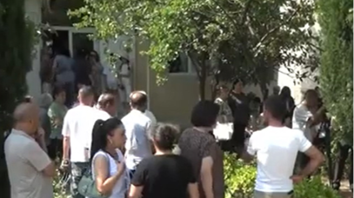 Şagirdlərə qəbul haqda məlumat gəlib - Nazirlik isə qəbulu dayandırdı - VİDEO