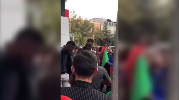 Əcnəbilər də Azərbaycanın qələbə sevincini qeyd edirlər - VİDEO