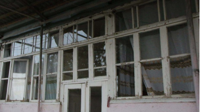 Düşmən ötən gün Tərtərə 400-ə yaxın mərmi atıb, 8 ev tamamilə dağılıb