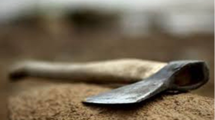 Qubada 34 yaşlı kişi baltalandı - Qohumu saxlanıldı 